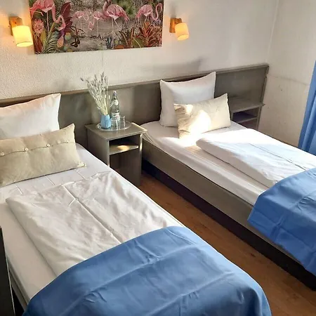 Hotel Engelskirchen فندق 3*